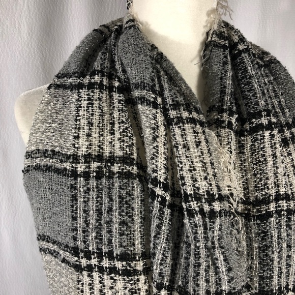 Gray and Black Loose Knit Acrylic Infinity Scarf - Picture 3 of 8
